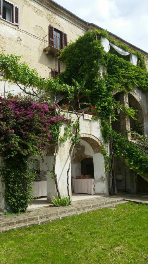 Palazzo De Fabritiis Bed and Breakfast Rosciano  Eksteriør billede
